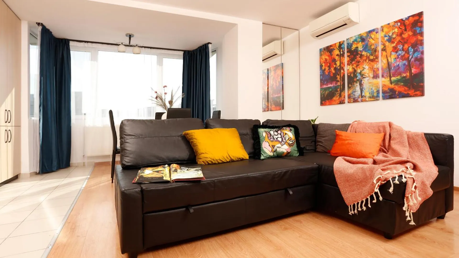 Enchanting Retreat - Historic Old Town - Pet-Friendly Haven - Steps From Unirii Bucarest 0*,