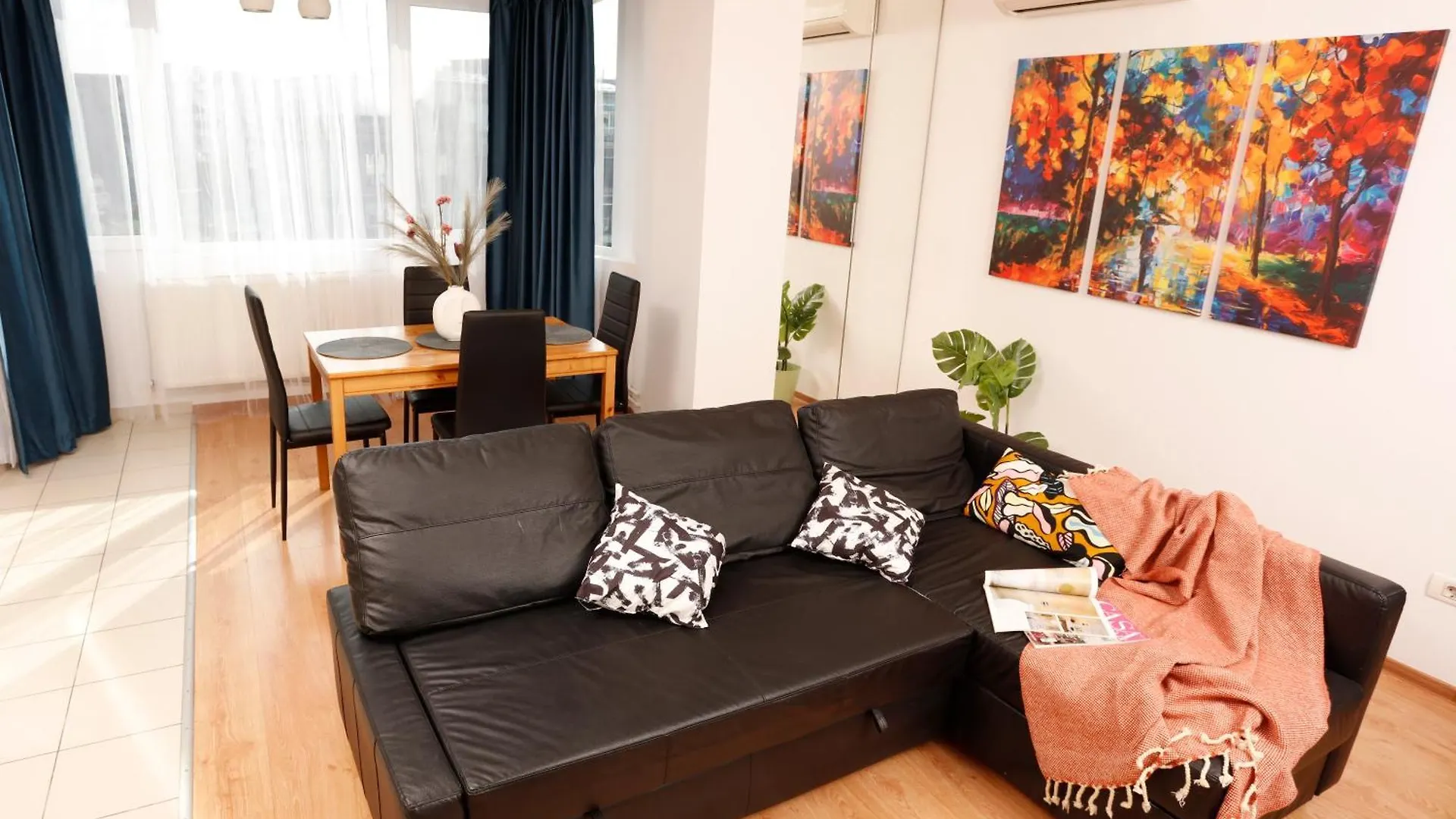 Enchanting Retreat - Historic Old Town - Pet-Friendly Haven - Steps From Unirii Bucarest Romania